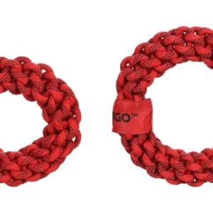 טבעת קלועה צפה במים