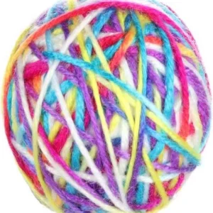 כדור חוטים צבעוני לחתול